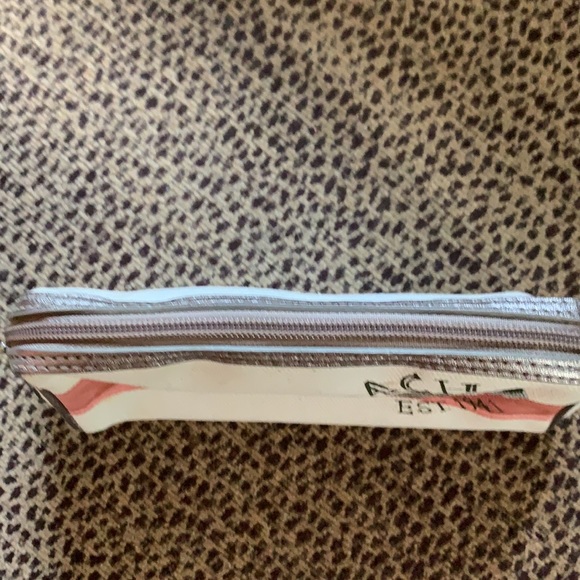 Coach Pouch - Picture 6 of 8